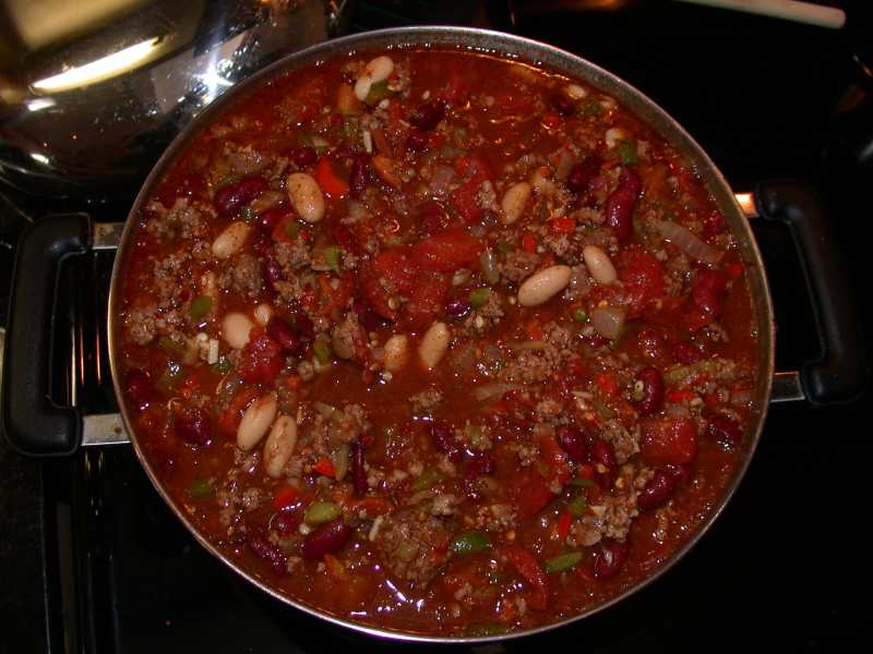 Now, what goes in that chili